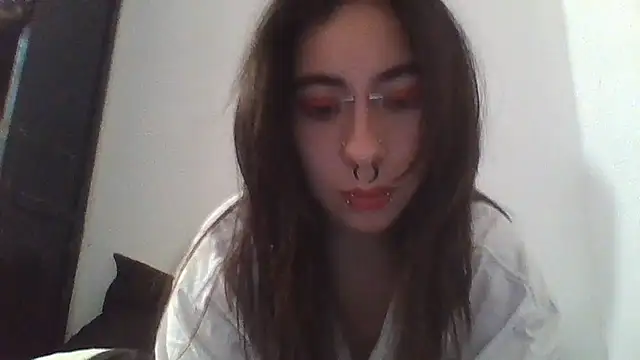 Snapshot of Moonandzukko chatting on 06/26/26, 10:36 Moonandzukko online show from 06/26/26, 10:36