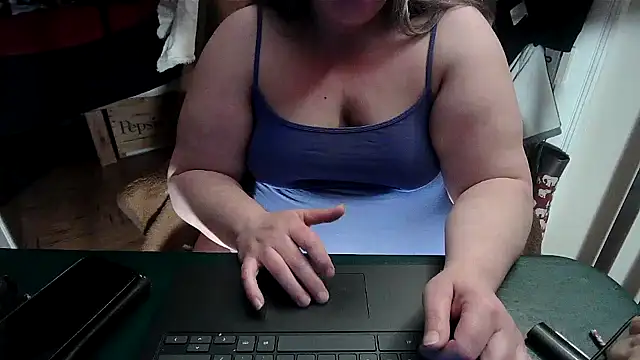 smalltowntrouble online show from 04/14/26, 01:22
