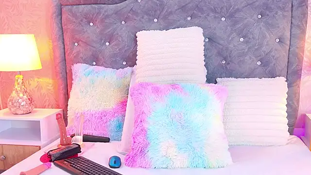 Snapshot of CarolinaHills chatting on 03/21/26, 08:12 CarolinaHills online show from 03/21/26, 08:12