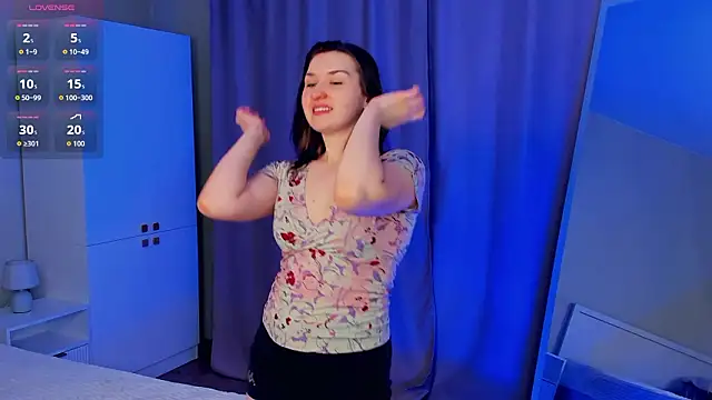 Snapshot of SueWolvin chatting on 03/09/26, 06:45 SueWolvin online show from 03/09/26, 06:45