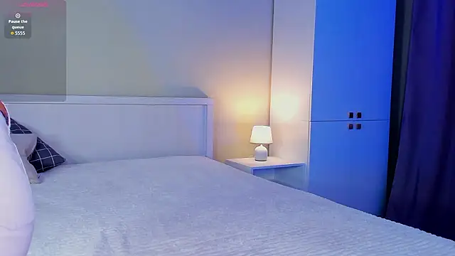 Snapshot of SueWolvin chatting on 03/19/26, 06:01 SueWolvin online show from 03/19/26, 06:01