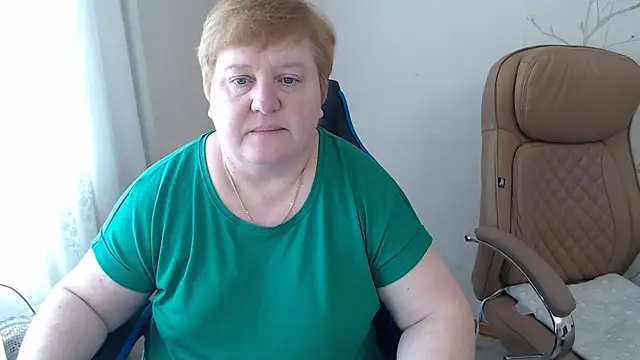 Snapshot of Free_Butterfly7 chatting on 04/13/26, 01:05 Free Butterfly7 online show from 04/13/26, 01:05
