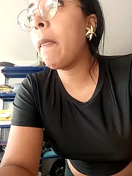 Snapshot of Babyfull_lips chatting on 03/20/26, 07:19 Babyfull lips online show from 03/20/26, 07:19