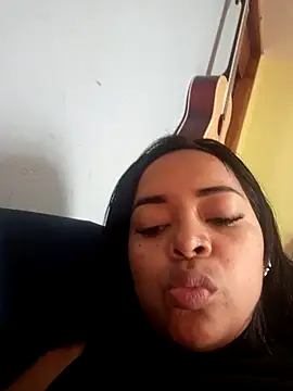 Snapshot of Babyfull_lips chatting on 03/25/26, 02:45 Babyfull lips online show from 03/25/26, 02:45