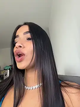 Snapshot of Bella_Smithe chatting on 03/23/26, 02:43 Bella Smithe online show from 03/23/26, 02:43