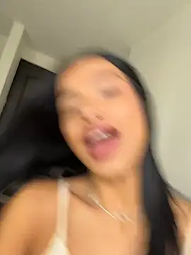 Snapshot of Bella_Smithe chatting on 04/13/26, 02:22 Bella Smithe online show from 04/13/26, 02:22