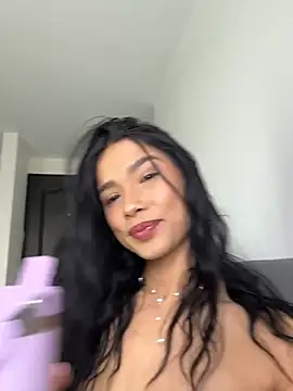Snapshot of Bella_Smithe chatting on 06/18/26, 04:33 Bella Smithe online show from 06/18/26, 04:33