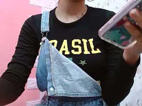 Snapshot of lolit_cat chatting on 03/22/26, 12:47 lolit cat online show from 03/22/26, 12:47