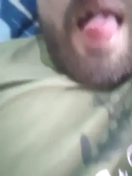 Snapshot of areee214 chatting on 04/05/26, 04:26 areee214 online show from 04/05/26, 04:26