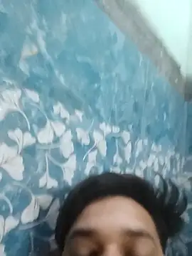 Snapshot of areee214 chatting on 04/14/26, 09:21 areee214 online show from 04/14/26, 09:21