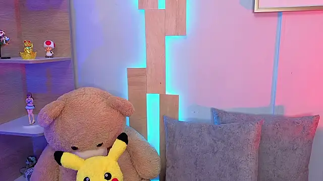 Snapshot of Taylor__0 chatting on 03/12/26, 01:06 Taylor 0 online show from 03/12/26, 01:06