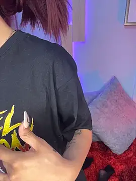 Snapshot of Taylor__0 chatting on 03/23/26, 01:04 Taylor 0 online show from 03/23/26, 01:04