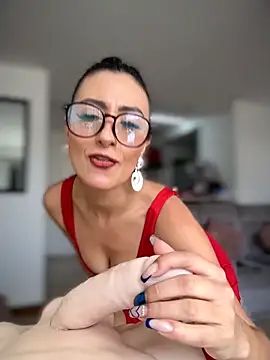 Snapshot of Emma_Reyes chatting on 03/12/26, 02:23 Emma Reyes online show from 03/12/26, 02:23