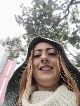 Snapshot of Emma_Reyes chatting on 04/16/26, 01:12 Emma Reyes online show from 04/16/26, 01:12