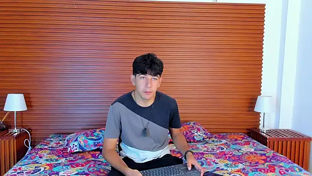 peakk twiinns online show from 04/12/26, 11:15