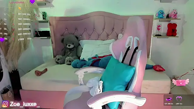 Zoe Luxxe  online show from 07/14/26, 09:09