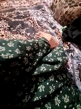 Snapshot of Couple_hot999 chatting on 03/22/26, 01:31 Couple hot999 online show from 03/22/26, 01:31