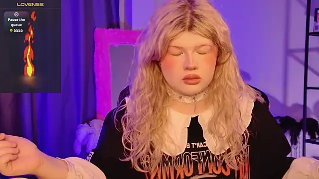 Snapshot of LilithNlsn chatting on 03/27/26, 09:36 LilithNlsn online show from 03/27/26, 09:36