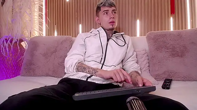 Snapshot of Max_Hader_ chatting on 03/06/26, 03:14 Max Hader online show from 03/06/26, 03:14