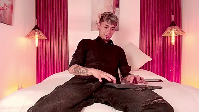 Snapshot of Max_Hader_ chatting on 03/09/26, 03:10 Max Hader online show from 03/09/26, 03:10