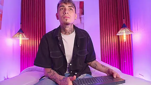 Snapshot of Max_Hader_ chatting on 03/12/26, 02:50 Max Hader online show from 03/12/26, 02:50