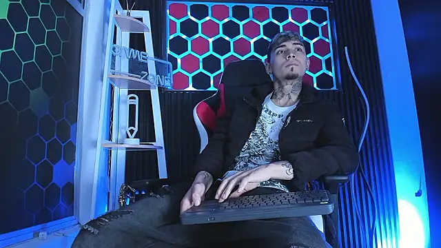 Snapshot of Max_Hader_ chatting on 03/18/26, 02:58 Max Hader online show from 03/18/26, 02:58