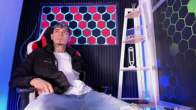 Snapshot of Max_Hader_ chatting on 03/28/26, 02:44 Max Hader online show from 03/28/26, 02:44