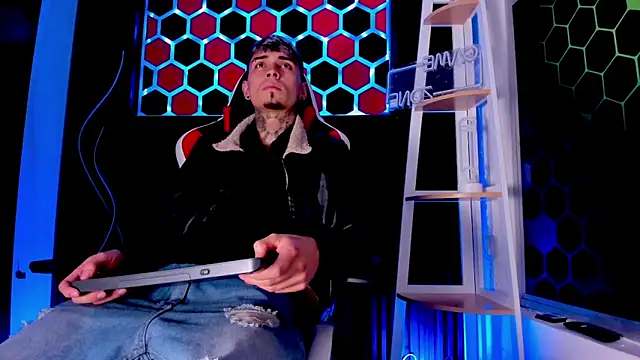 Snapshot of Max_Hader_ chatting on 03/30/26, 02:56 Max Hader online show from 03/30/26, 02:56