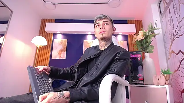 Snapshot of Max_Hader_ chatting on 03/31/26, 11:38 Max Hader online show from 03/31/26, 11:38