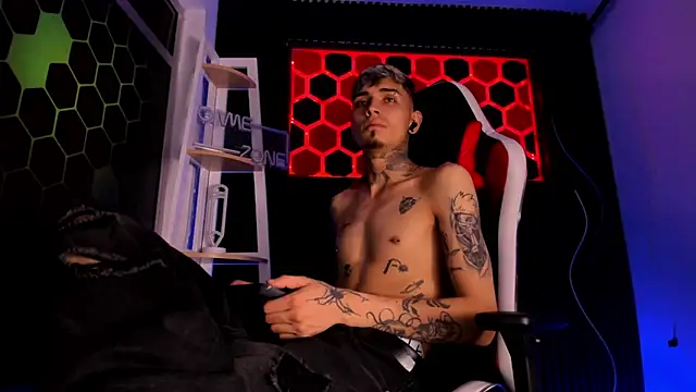 Snapshot of Max_Hader_ chatting on 04/08/26, 03:17 Max Hader online show from 04/08/26, 03:17