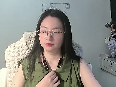 Snapshot of Eeya-36 chatting on 03/23/26, 12:31 Eeya-36 online show from 03/23/26, 12:31