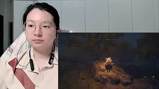 Snapshot of Eeya-36 chatting on 04/19/26, 11:09 Eeya-36 online show from 04/19/26, 11:09