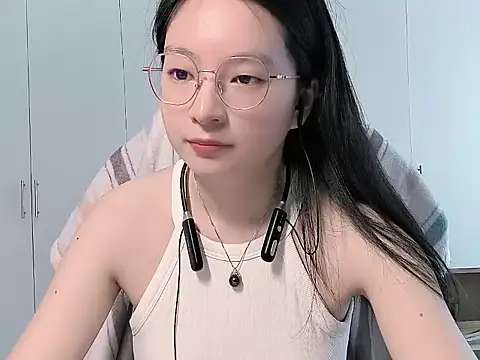 Snapshot of Eeya-36 chatting on 04/27/26, 06:55 Eeya-36 online show from 04/27/26, 06:55