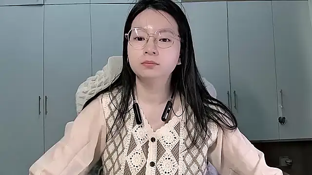 Snapshot of Eeya-36 chatting on 04/29/26, 08:04 Eeya-36 online show from 04/29/26, 08:04