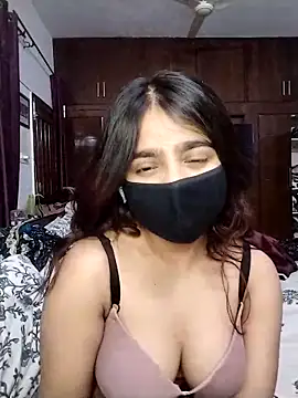 Snapshot of Ishaa_22 chatting on 04/02/26, 07:33 Ishaa 22 online show from 04/02/26, 07:33