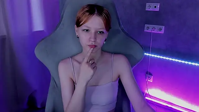 Emma Dusk online show from 07/15/26, 09:47