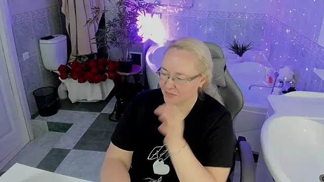 Snapshot of ViolaSmithh chatting on 04/22/26, 09:44 ViolaSmithh online show from 04/22/26, 09:44