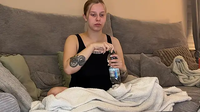 Snapshot of SecretLnkd chatting on 04/22/26, 07:59 SecretLnkd online show from 04/22/26, 07:59