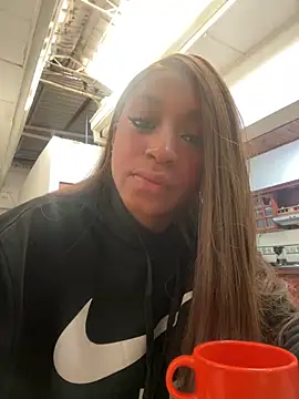 Snapshot of LiaTrainor chatting on 03/16/26, 12:31 LiaTrainor online show from 03/16/26, 12:31