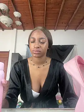 Snapshot of LiaTrainor chatting on 03/26/26, 05:18 LiaTrainor online show from 03/26/26, 05:18