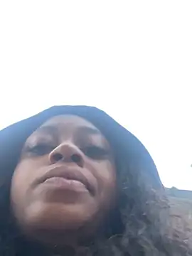 Snapshot of LiaTrainor chatting on 04/08/26, 11:10 LiaTrainor online show from 04/08/26, 11:10