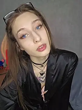 Snapshot of Emma_Willson chatting on 04/11/26, 12:53 Emma Willson online show from 04/11/26, 12:53