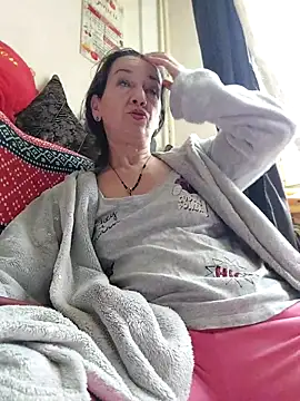 anayss17 online show from 04/14/26, 04:51