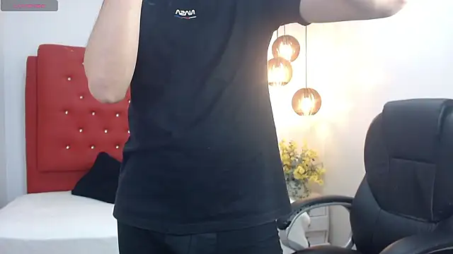 Snapshot of Roccoallegeri chatting on 03/19/26, 12:31 Roccoallegeri online show from 03/19/26, 12:31