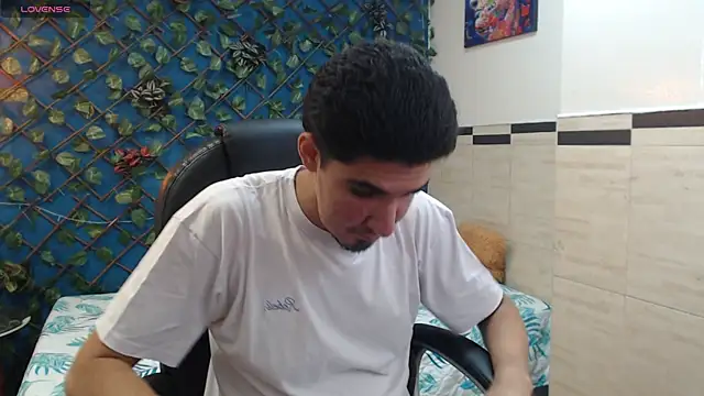 Snapshot of Roccoallegeri chatting on 03/31/26, 12:27 Roccoallegeri online show from 03/31/26, 12:27