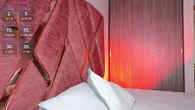 Snapshot of Emma_Revees chatting on 03/17/26, 05:33 Emma Revees online show from 03/17/26, 05:33