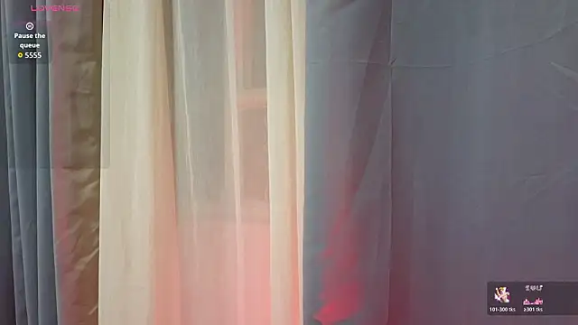 Snapshot of Emma_Revees chatting on 03/31/26, 05:41 Emma Revees online show from 03/31/26, 05:41