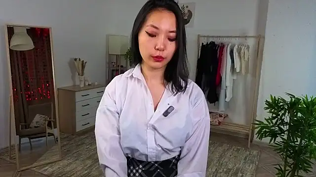 SuzySult online show from 03/09/26, 11:03