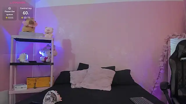 Emily Roussee online show from 07/08/26, 11:37