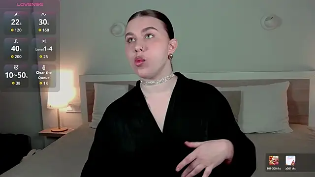 Snapshot of HermioneMoon chatting on 04/03/26, 03:21 HermioneMoon online show from 04/03/26, 03:21